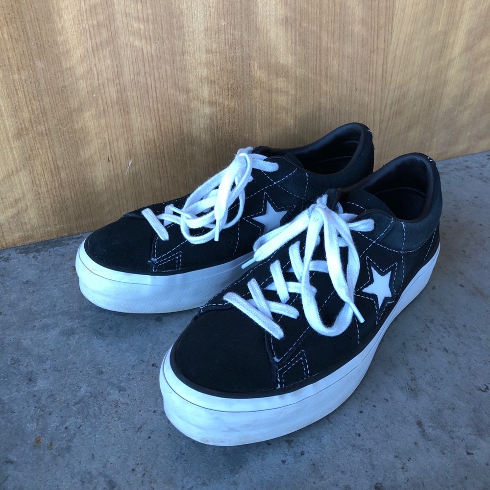 Converse - Picture 2 of 3